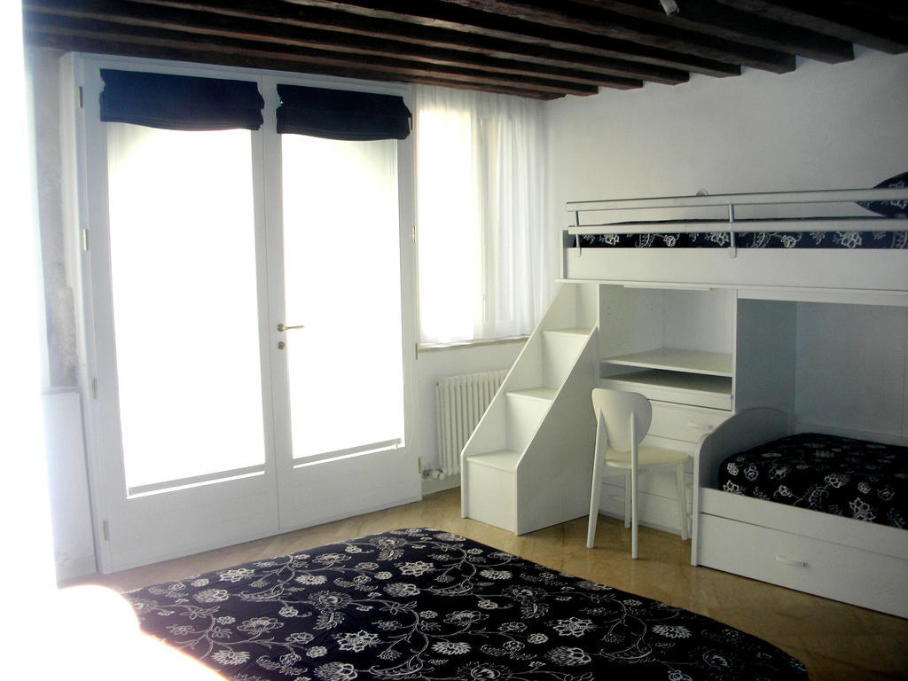 La Coccola Apartment Венеция Стая снимка