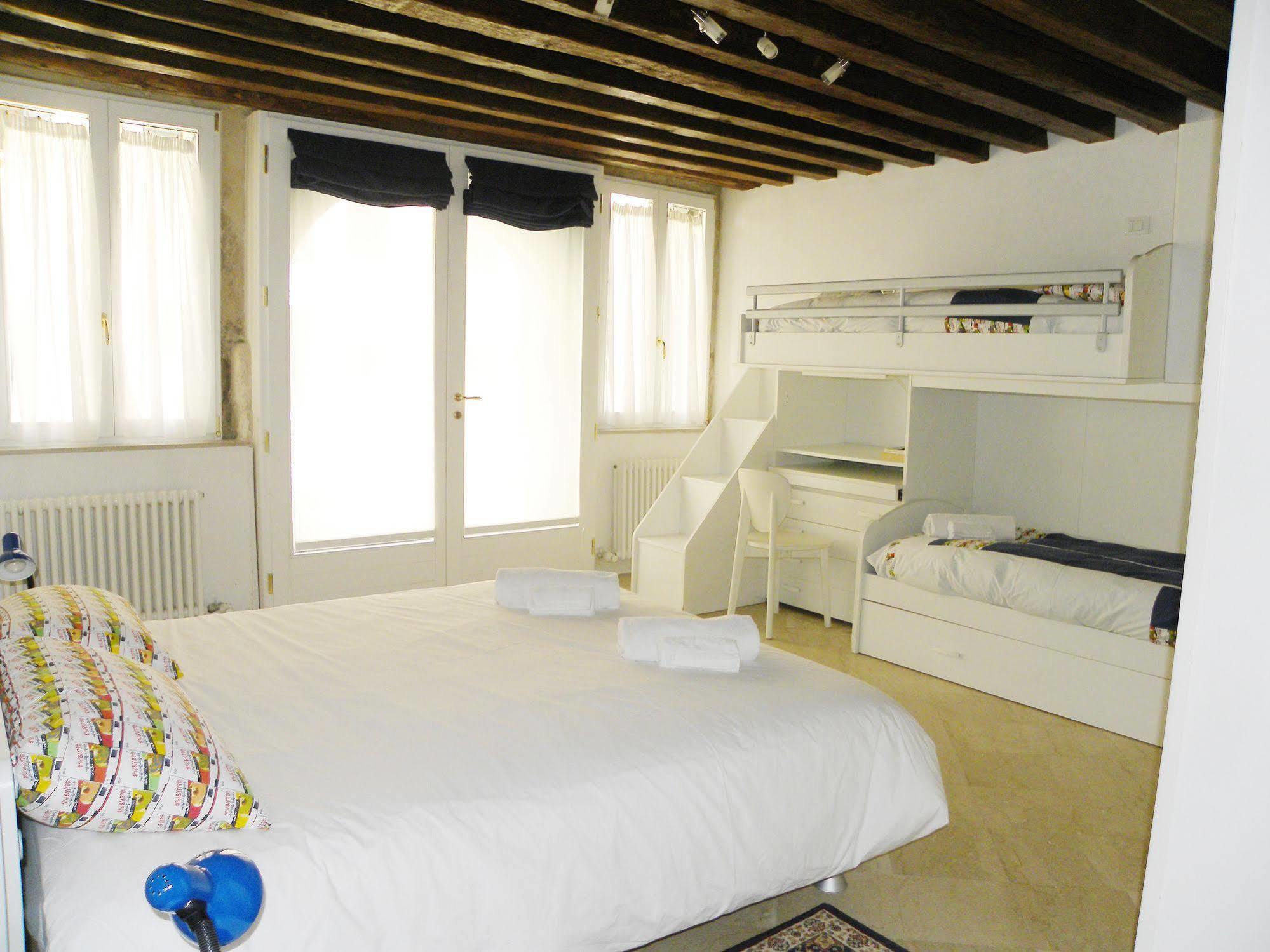 La Coccola Apartment Венеция Екстериор снимка
